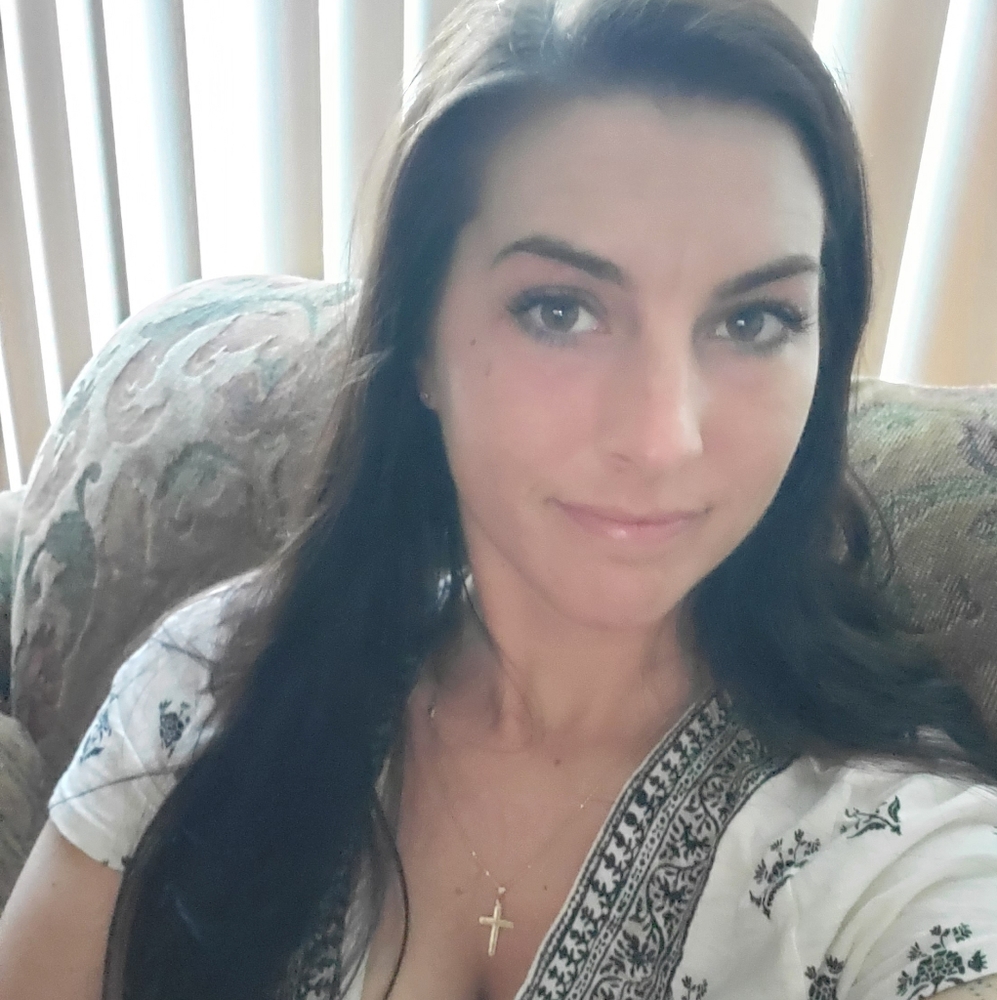 Meet your Posher, Alexis